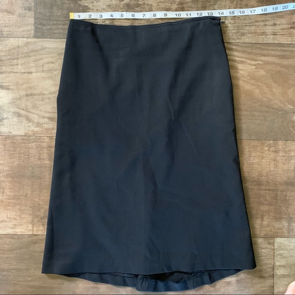 Club Monaco skirt - Picture 3 of 8